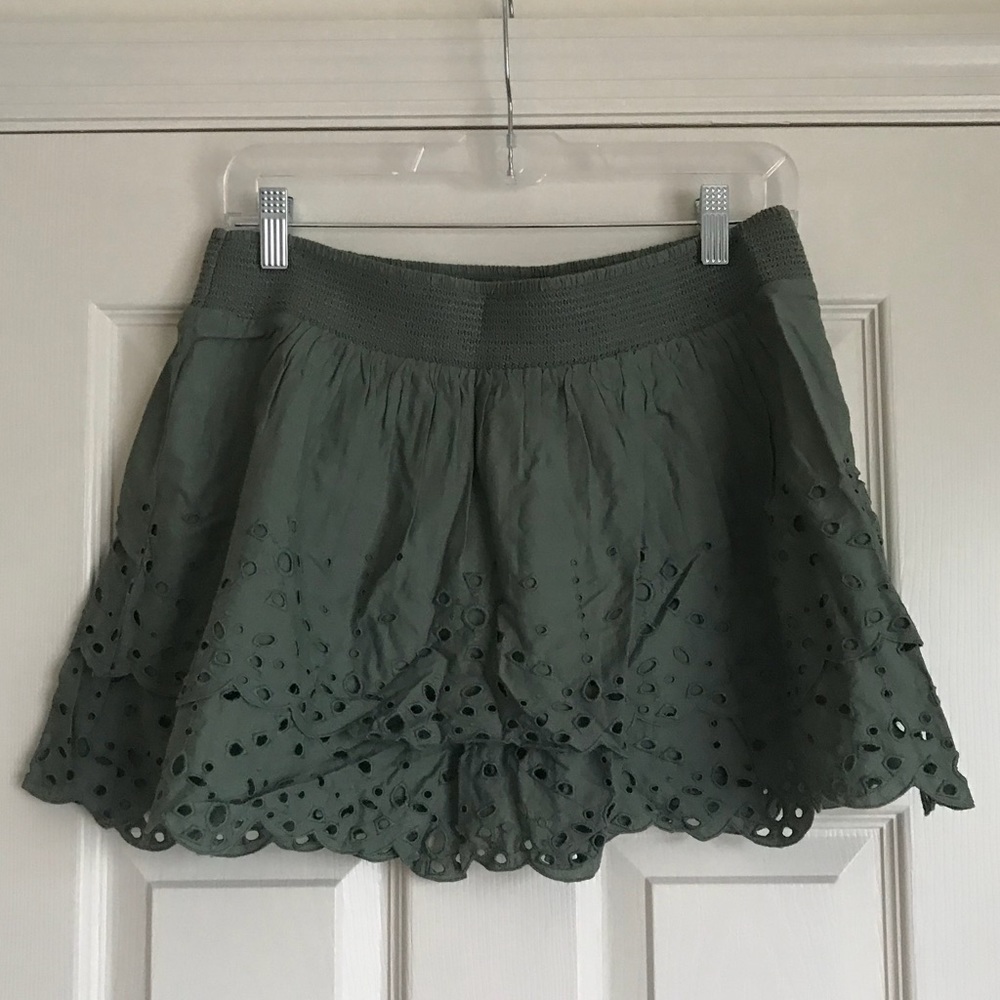 💛NEW AE Eyelet Mini Skirt